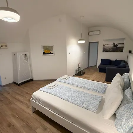 Panzio 3*