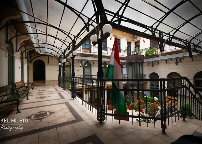 Oktogon Panzio 3* Budapest
