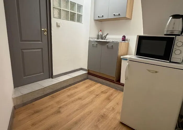 Oktogon Panzio 3* Budapest